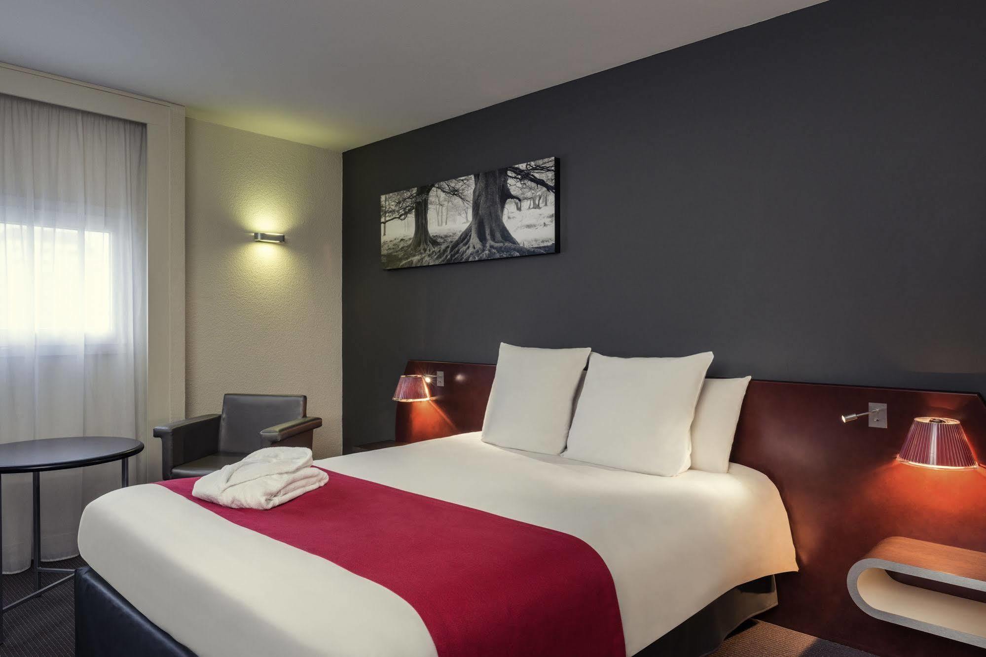 Mercure Rennes Centre Gare Exterior photo